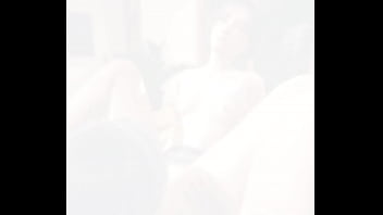 Amiga se deja tocar las tetas y lamer el coño