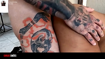 Muscular tattooed well endowed guy fucked the young girl in her first scene