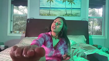 Like feet watch me show mine and suck my toes