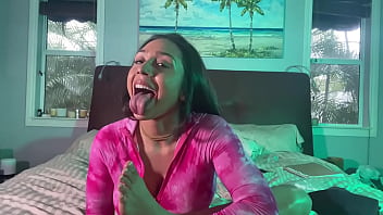 Like feet watch me show mine and suck my toes