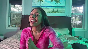 Like feet watch me show mine and suck my toes