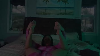 Like feet watch me show mine and suck my toes