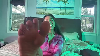 Like feet watch me show mine and suck my toes