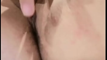 Tocando me un poquito