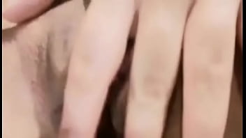 Tocando me un poquito