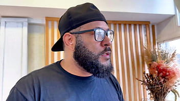 Mature ass fucked by vegetable supplier