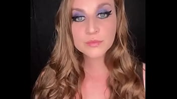 What do you think #fmeyes #hotwife #mombod #blueeyes #myprecious