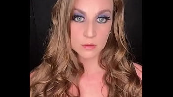 What do you think #fmeyes #hotwife #mombod #blueeyes #myprecious