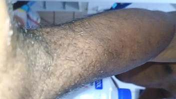 Mulher precoce goza em 2 minutos quando enfio no cu dela com força