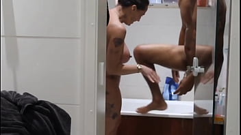 Academia da dinni com o personal dotado