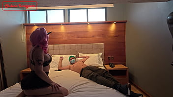 Zoro necesita descargar sus necesidades sexuales cosplay trailer