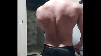 Carlos simões in the bodybuilder's routine