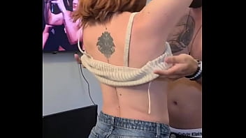 Sexo gostoso com a ruivinha da bucetinha rosinha