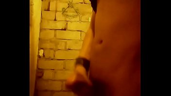 De noche masturbandome