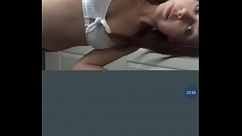 Chica en ropa interior