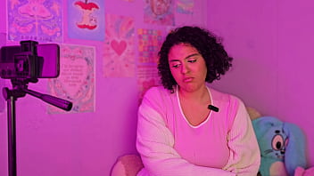 Me observando trocar de roupa em silêncio