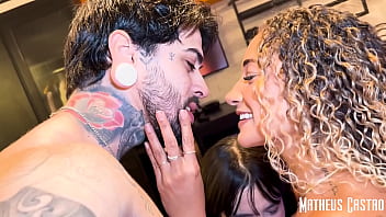 Desafiei minhas amigas em um jogo onde o prêmio era sexo a tres la no meu apertamento collab bruninha a surfista e stellar