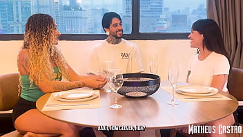 Desafiei minhas amigas em um jogo onde o prêmio era sexo a tres la no meu apertamento collab bruninha a surfista e stellar