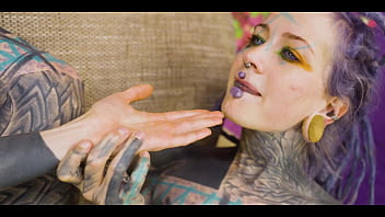 Alt teen gets her ass fisted