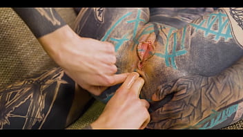 Alt teen gets her ass fisted