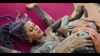 Alt teen gets her ass fisted