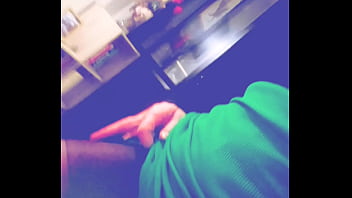 Bonjour toi je me présente sophie femme mature qui adore sucer des bites et les