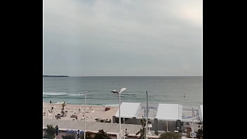 Hello la team je pars en week end super chaud à cannes exhib dans les rues