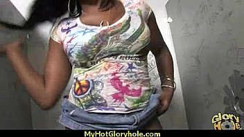 Gloryhole ebony girl booty shake and suck 3