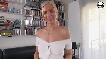 Mamou avec lya jolie blonde pour son premier porno ba1 3