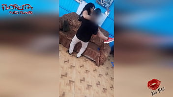 Me dio calambre en las piernas y mi tío mañoso me mete mano y todo lo demás