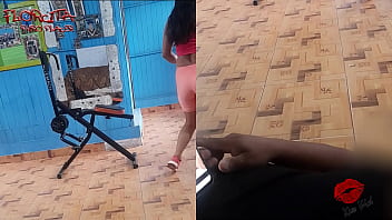 Me dio calambre en las piernas y mi tío mañoso me mete mano y todo lo demás