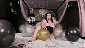 Sexy bbw balloon popping new years