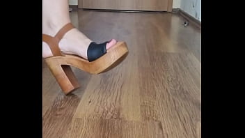 Play With Tiny Feets thumbnail