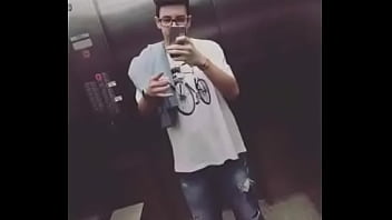 Ele acha bonito explanar nudes delas por ai do do cornao