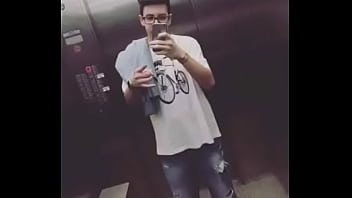 Ele acha bonito explanar nudes delas por ai do do cornao