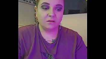 My make up's shit anyway react if you see me ️