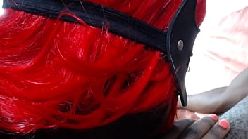 Femme en chaleur essaye la bite de son pote