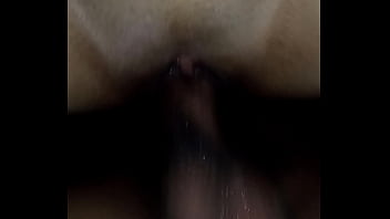 La grabó y se viene en la verga