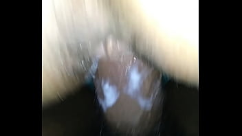 Making light work of this creamy pussy