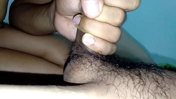 สาวนักศึกาษช่วยให้ฉันน้ำพุ่งด้วยการอมควยของฉัน