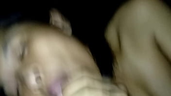 สาวนักศึกาษช่วยให้ฉันน้ำพุ่งด้วยการอมควยของฉัน