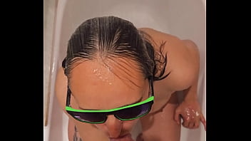 Wild wife's dripping bathroom blowjob with blazzing nails