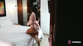 Nos metemos al cuarto de la vecina sin permiso estaba castigada