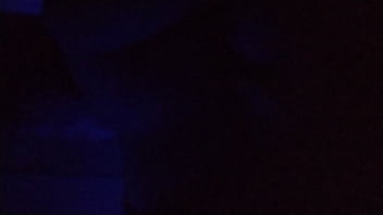 Le Doy Duro Ala De La Colonia thumbnail