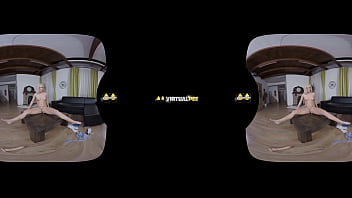 Virtual reality porn pussy pissing with stunning blonde vinna reed
