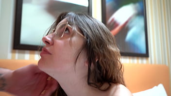 Mi Faccio Succhiare Il Cazzo Mentre La Mia Ragazza Incinta Sta Facendo Shopping Ci Ha Scoperti thumbnail
