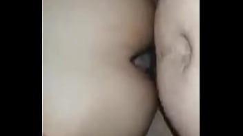 Le dan fuerte por su ano