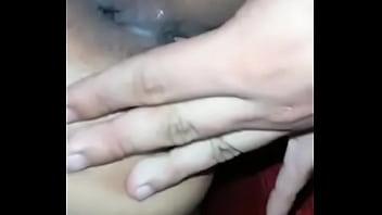 Le dan fuerte por su ano