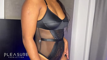 Visitei meu patrão lhome ofice para tentar aumento de salário