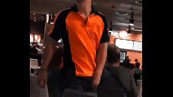 Bulge Joven Latino Con Novia thumbnail